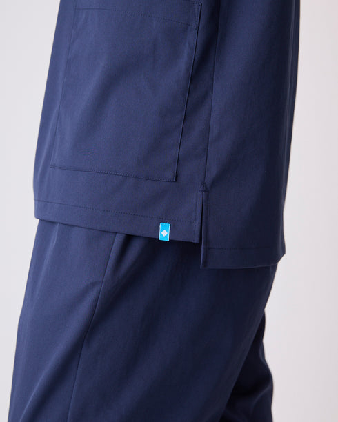 大人のスクラブシャツ