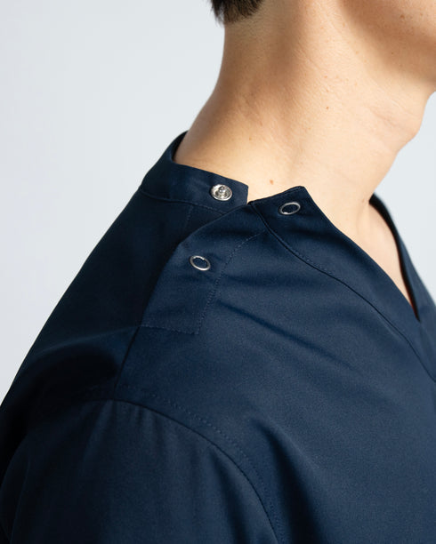 スクラブシャツ