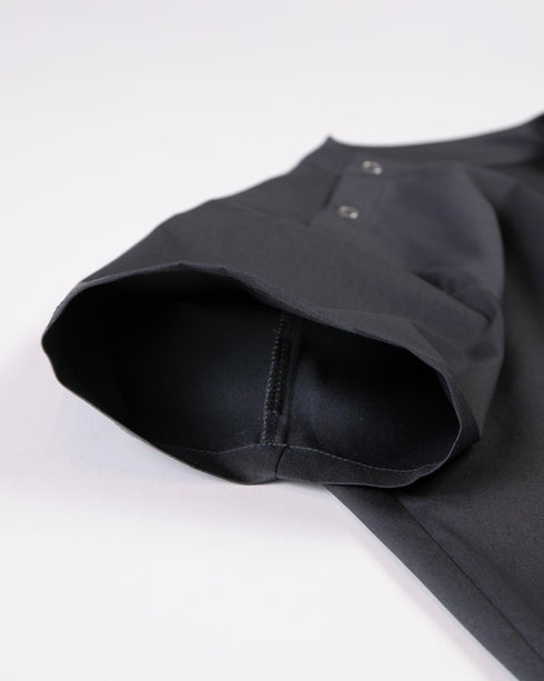 大人のスクラブシャツ